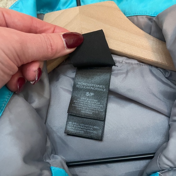 Women's Vintage The North Face 550 Down Powder Blue Quilted Puffer Jacket - Picture 4 of 9